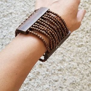 Brown wood and beaded bracelet